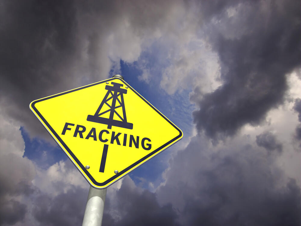 Schild Fracking © bluedesign - Fotolia.com