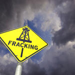 Schild Fracking © bluedesign - Fotolia.com